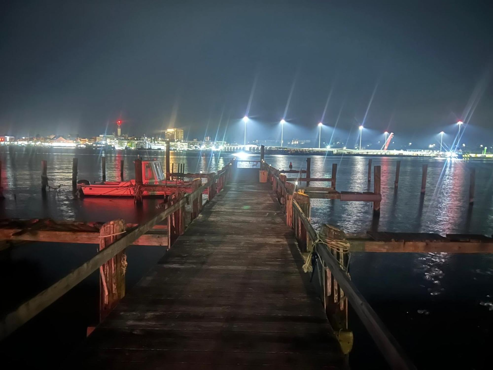 Thames Inn And Marina Гротон Экстерьер фото