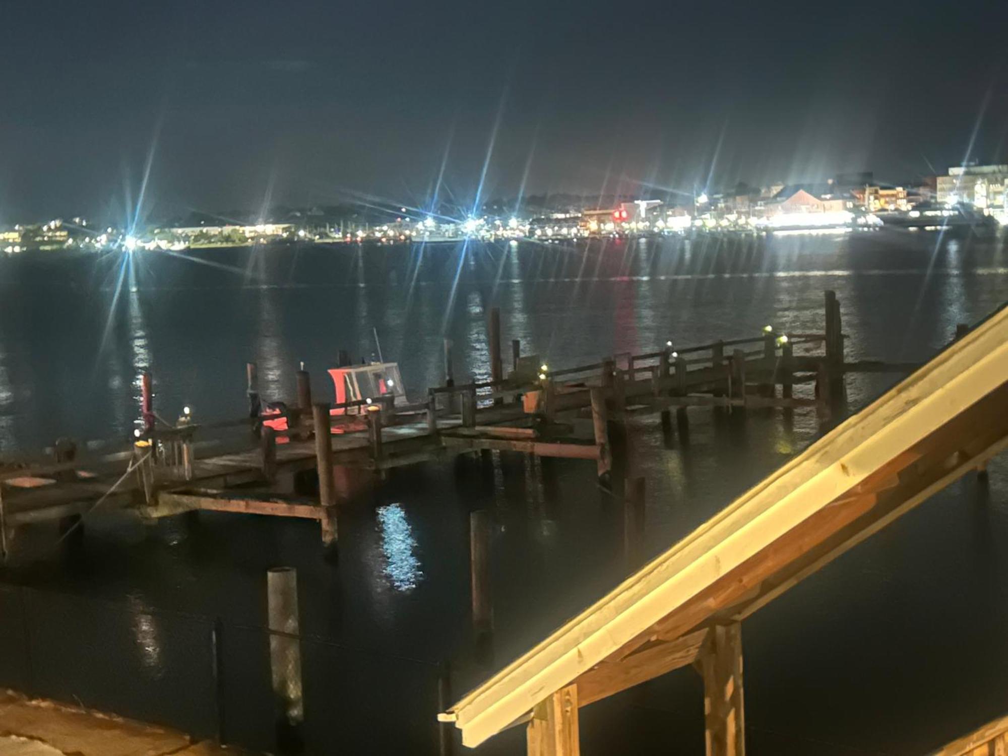Thames Inn And Marina Гротон Экстерьер фото